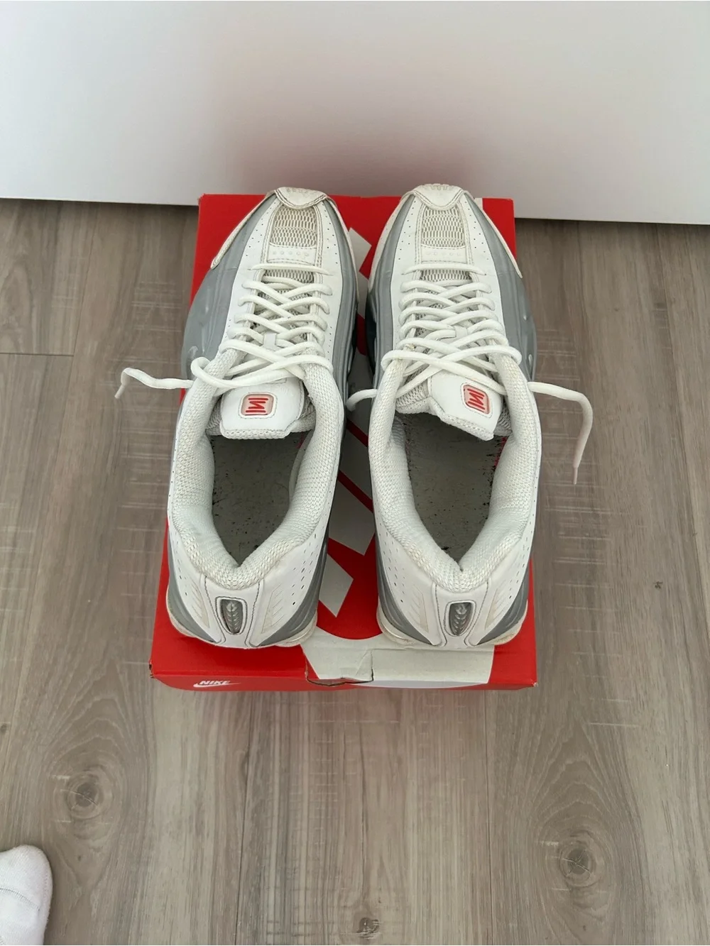 Nike Shox R4